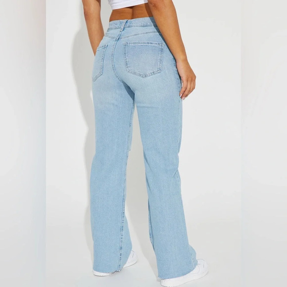 Nova 90's Stretch Ripped Straight Leg Jean - Light Wash Size 5 - Picture 3 of 3